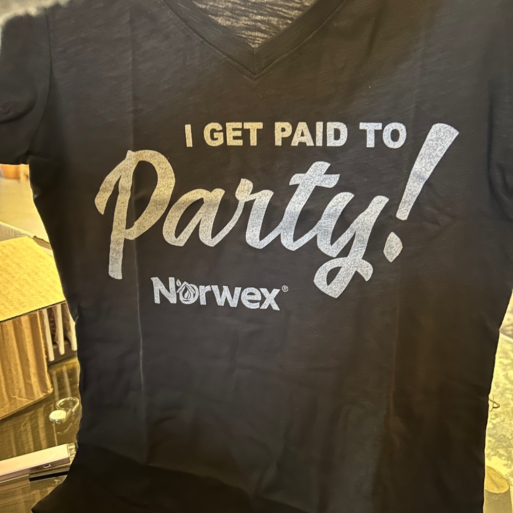 Consultant Norwex, Cotton, soft t-shirt New, non smoking home, medium